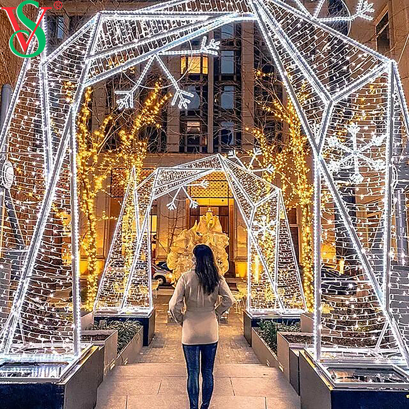 Через уличный фонарь